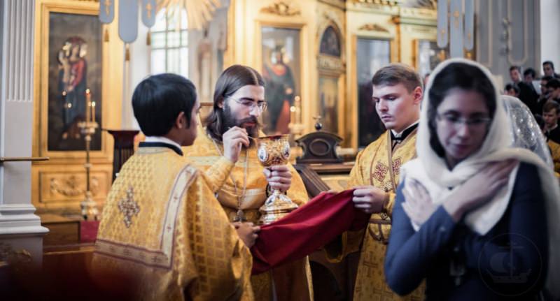 Можно ли причащаться и исповедоваться во время месячных
