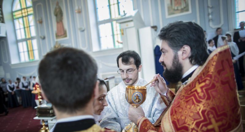 Можно ли причащаться и исповедоваться во время месячных