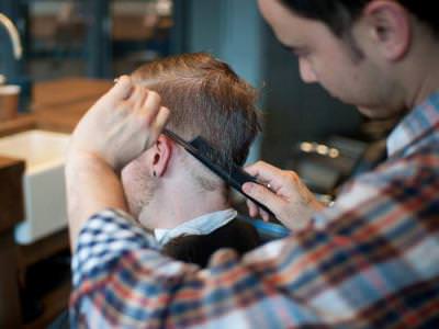 Можно ли стричься в воскресенье — мнения и приметы