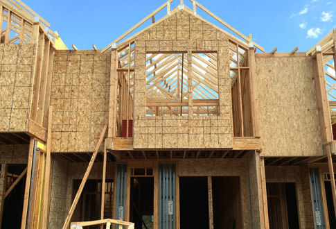 Надстройка второго этажа: оценка рисков и этапы монтажа