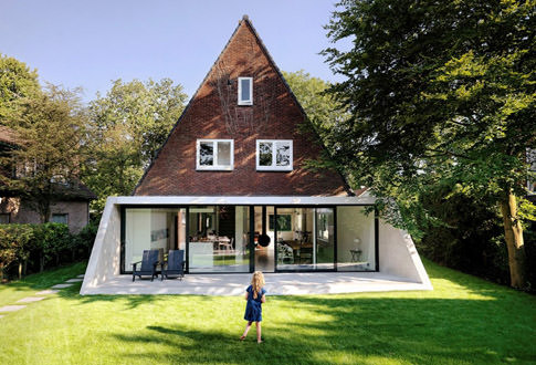 Надстройка второго этажа: оценка рисков и этапы монтажа