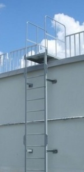 Наружные пожарные лестницы: установка и эксплуатация