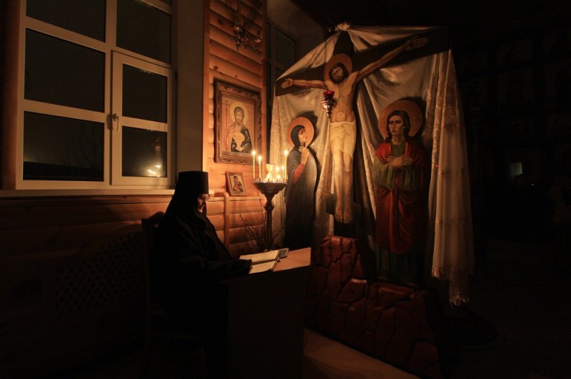 Неусыпаемая Псалтырь о Здравии и Упокоении: что это такое, и где заказать