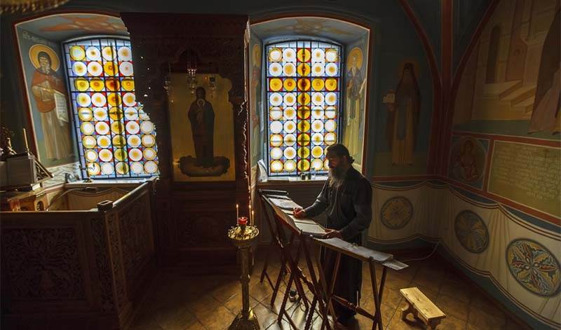 Неусыпаемая Псалтырь о Здравии и Упокоении: что это такое, и где заказать