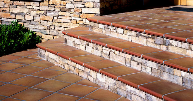 Облицовка плиткой ступеней: особенности материалов