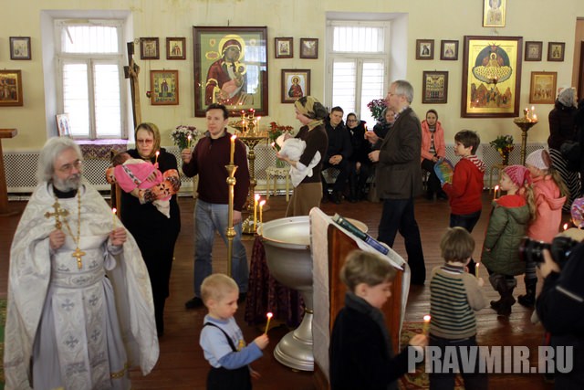 Обряд Крещения в православной церкви: как проходит таинство, какие требования к его участникам
