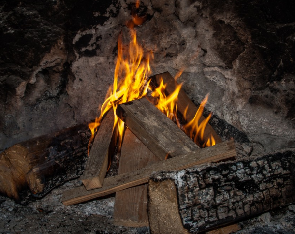 Обзор 10 видов костров: способы разведения и предназначение