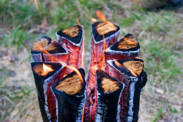 Обзор 10 видов костров: способы разведения и предназначение