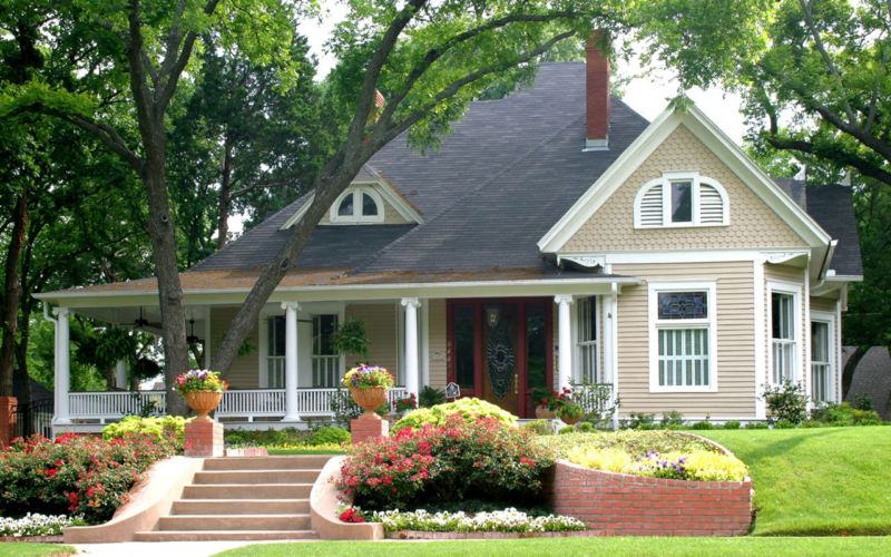 Оформление крыльца: для дома деревянного, на даче, в частном, как красиво оформить