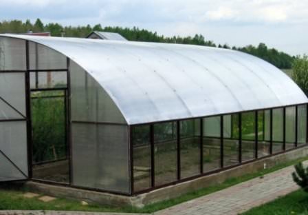 Особенности изготовления теплицы своими руками