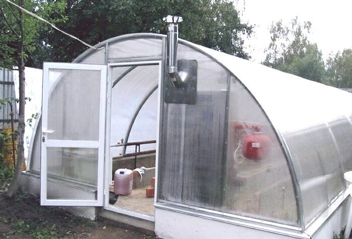 Особенности отопления теплиц газом
