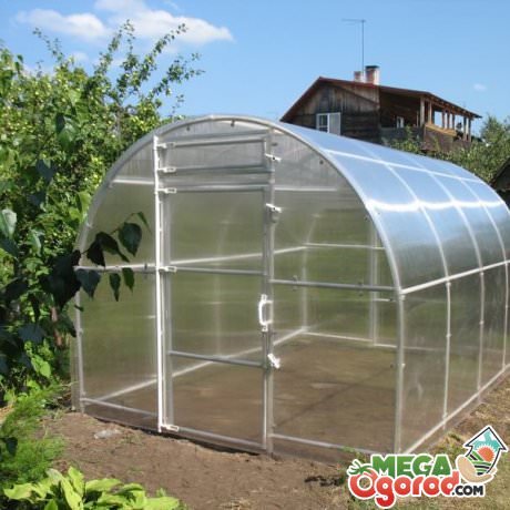 Отапливаемая традиционная теплица и ее инновационное устройство