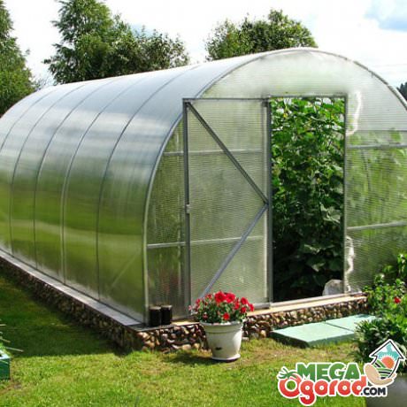 Отапливаемая традиционная теплица и ее инновационное устройство