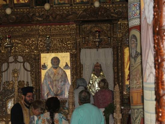 Отчитка молитвами в храме против одержимости и порчи