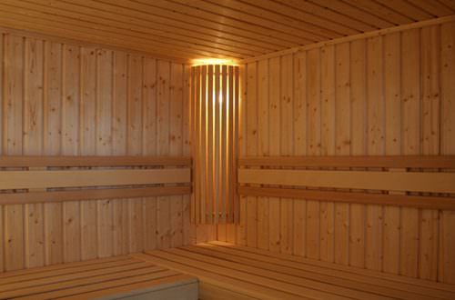 Отделка бани вагонкой: как обшить внутри своими руками, как правильно делается обшивка, какой вагонкой сделать изнутри, фото и видео – всё о банях