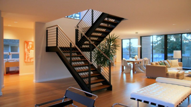 П образная лестница: виды и особенности изготовления