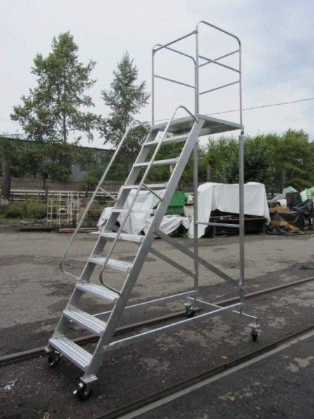 Передвижная лестница с платформой: виды, материалы и требования
