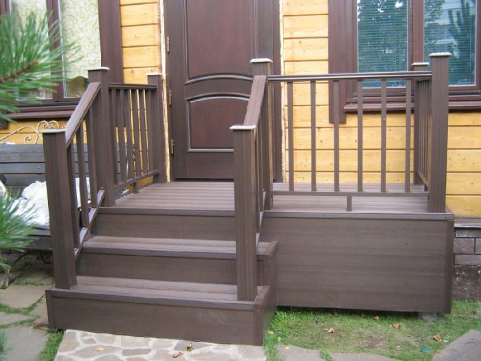 Перила из дерева для крыльца: сделать своими руками, из дпк