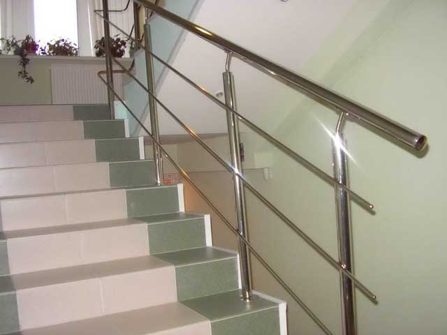 Перила из нержавеющей стали, их строение и применени