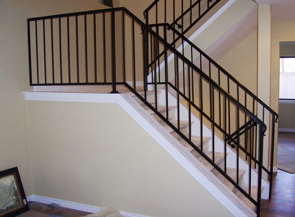 Перила из профильной трубы