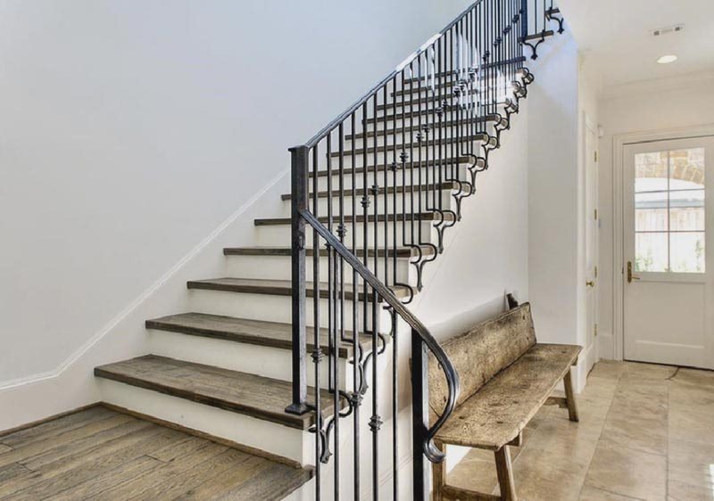 Перила своими руками: поэтапное изготовление и монтаж