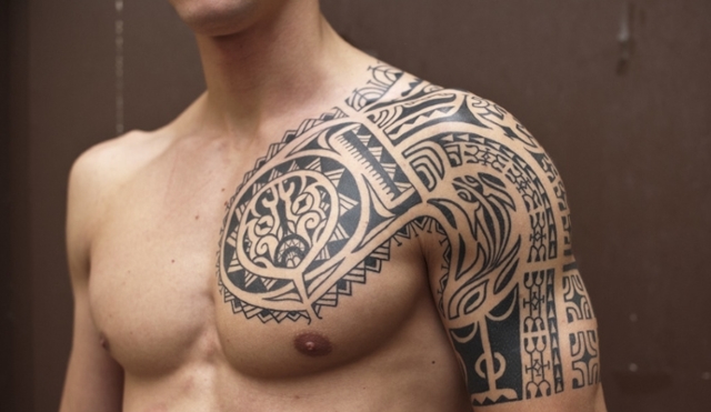 Почему и с какими татуировками не берут в армию: запрещены ли, отношение к тату на службе, бьют ли за наколки