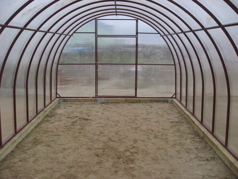 Почему появляется и чем вреден конденсат в теплице из поликарбоната?