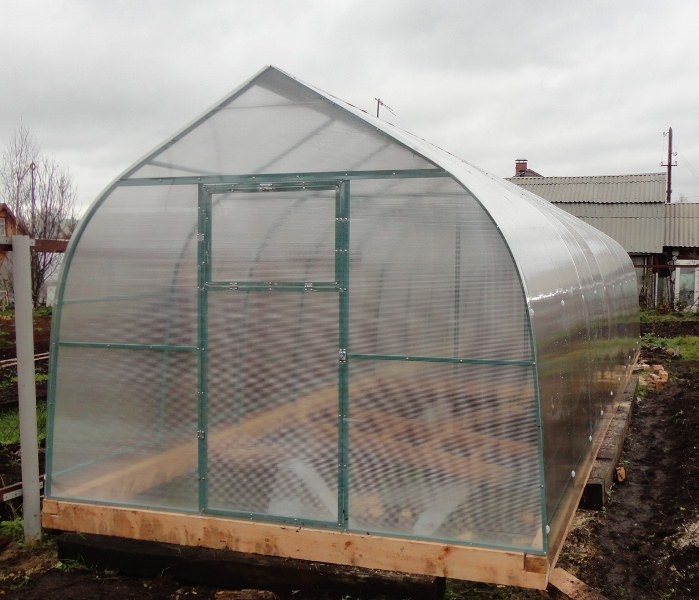 Подбираем теплицы для урала