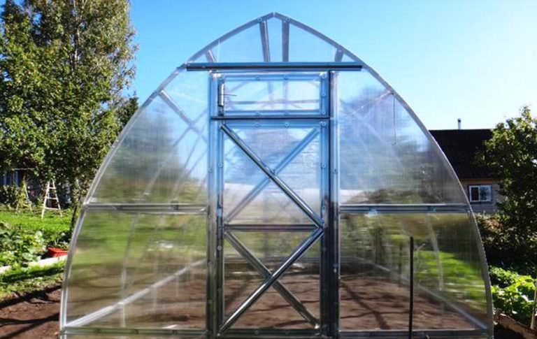 Подбираем теплицы для урала