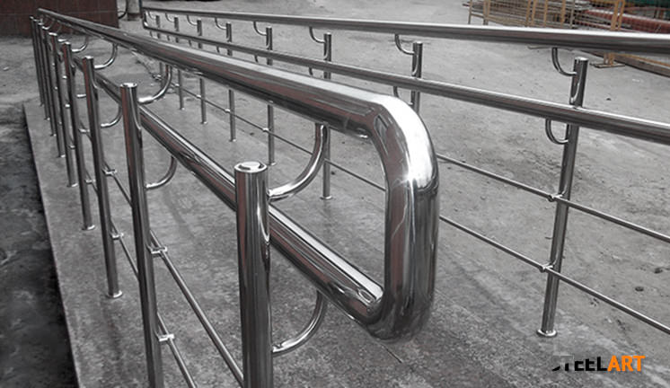 Поручни для лестниц и пандусов: виды и специфика