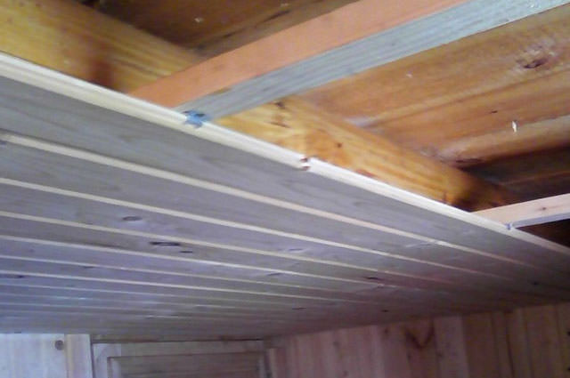 Потолок в бане своими руками: пошаговое руководство, инструкция по устройству и возведению, как сделать потолок из досок в бане из сруба с холодным чердаком, как подшить, чем закрыть потолок из досок правильно, фото и видео – всё о банях