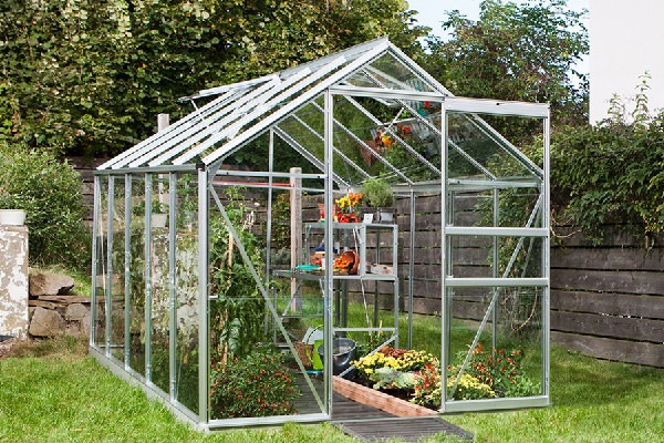Преимущества и недостатки использования теплиц домиком