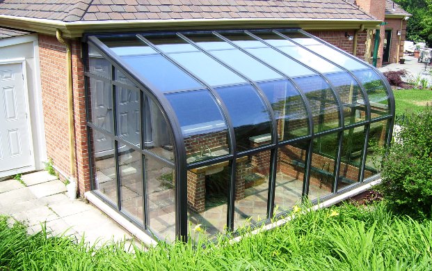 Пристенные теплицы: этапы изготовления своими руками