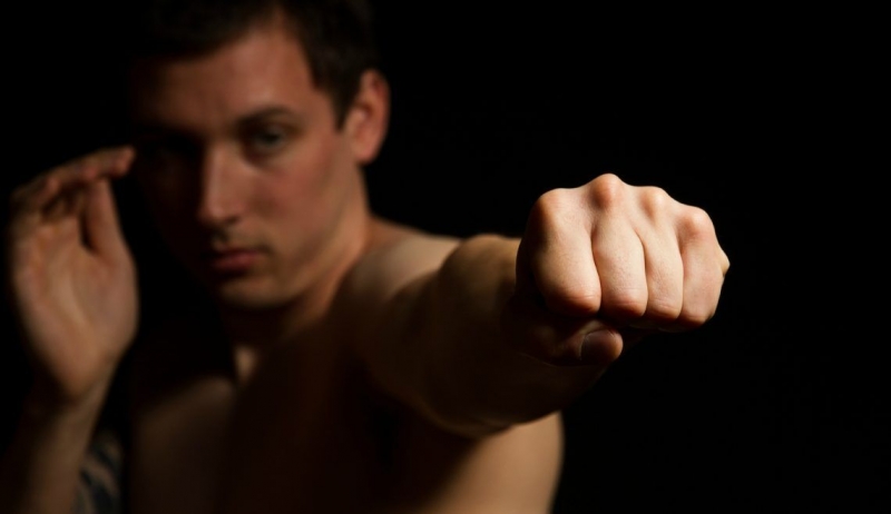 Простые, но эффективные приемы самообороны, которые обязательно нужно знать каждому