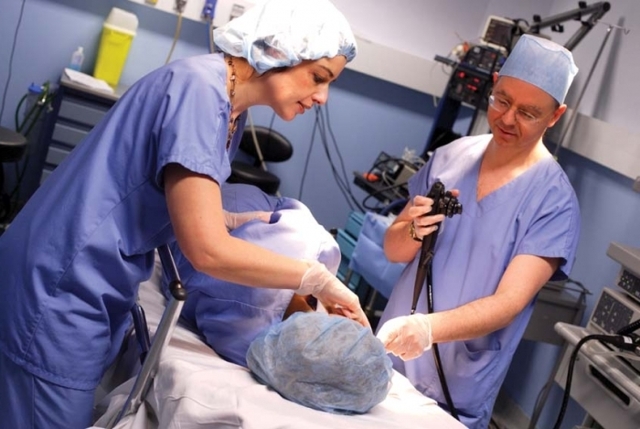 Реабилитация после операции на варикоз нижних конечностей: что можно и нельзя делать после операции, стационарное и домашнее восстановление