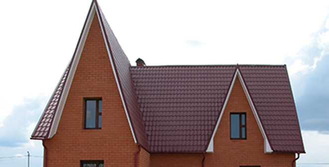 Ремонт кровли из металлочерепицы: рекомендации по реставрации