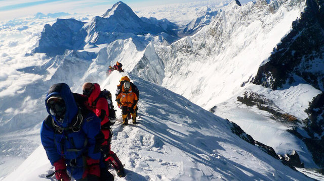 Самая высокая вершина земли: географические координаты горы Эверест