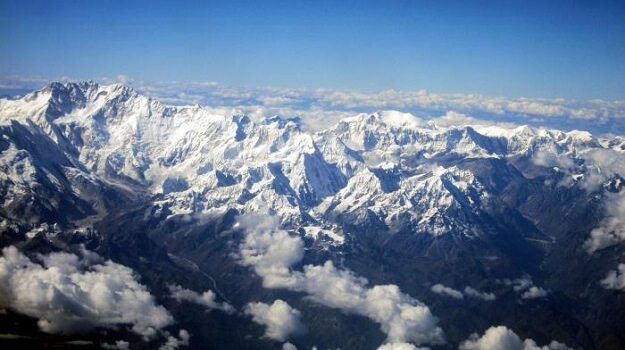 Самая высокая вершина земли: географические координаты горы Эверест