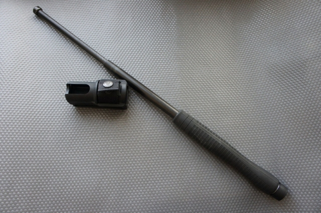 Складная дубинка для самообороны