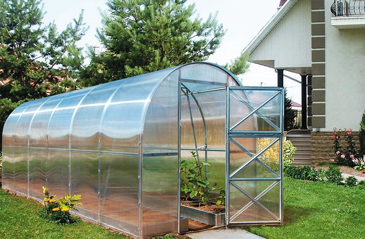 Советы о том, как правильно расположить теплицу на участке