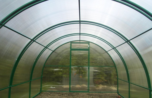 Стоит ли покупать теплицу солнечный домик?