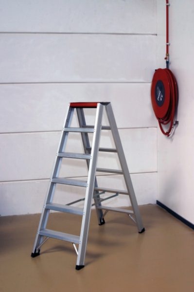 Стремянка своими руками из различных материалов