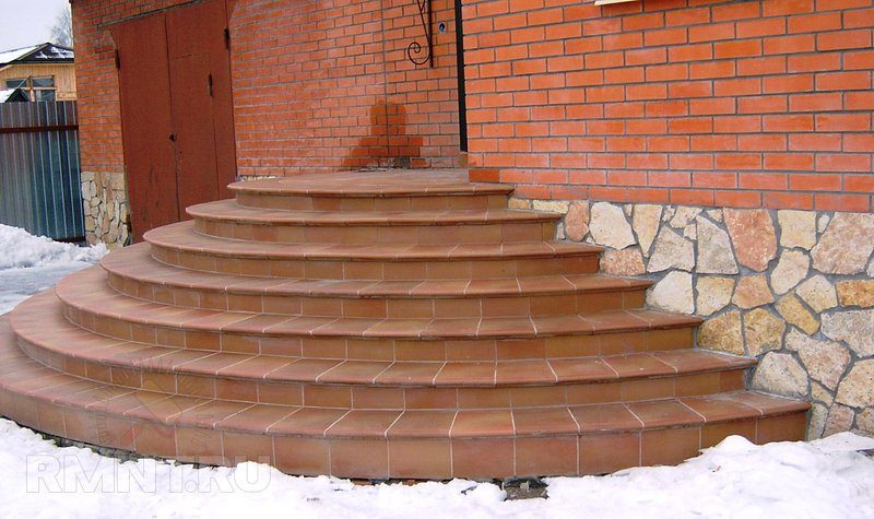 Ступени для лестницы, для крыльца: деревянные, металлические, бетонные, их виды и отличия