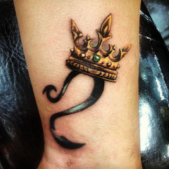 Тату с изображением короны — значение и описание