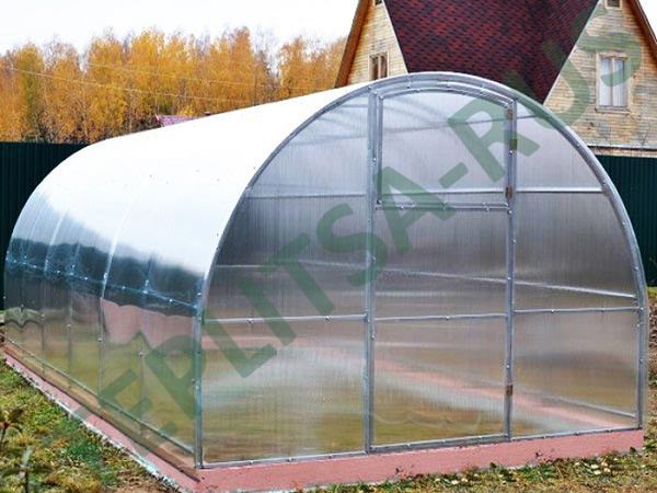 Теплица бюджетного класса «нова»