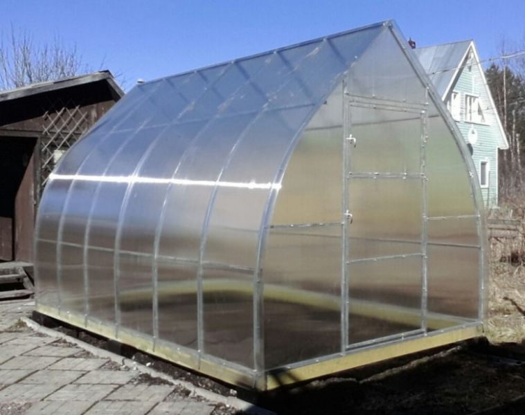 Теплица капелька: преимущества и характеристика конструкции