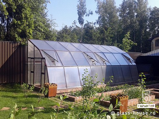 Теплицы гласс хаус: характеристика и достоинства конструкций