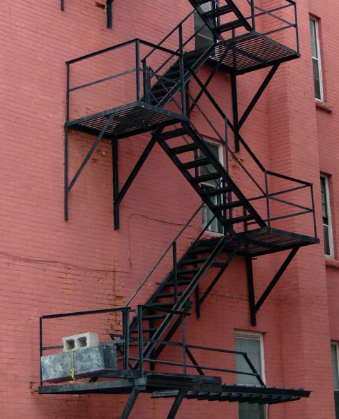 Типы пожарных лестниц и их применение