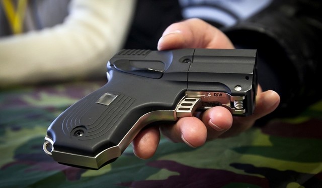 Травматический пистолет оса — можно ли использовать оружие самообороны без лицензии