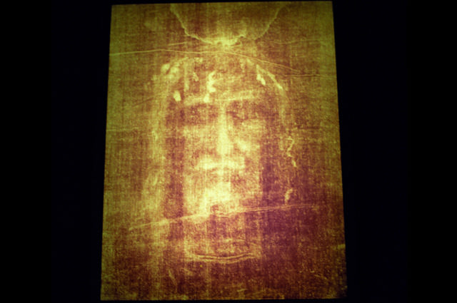Туринская плащаница: реликвия или подделка?